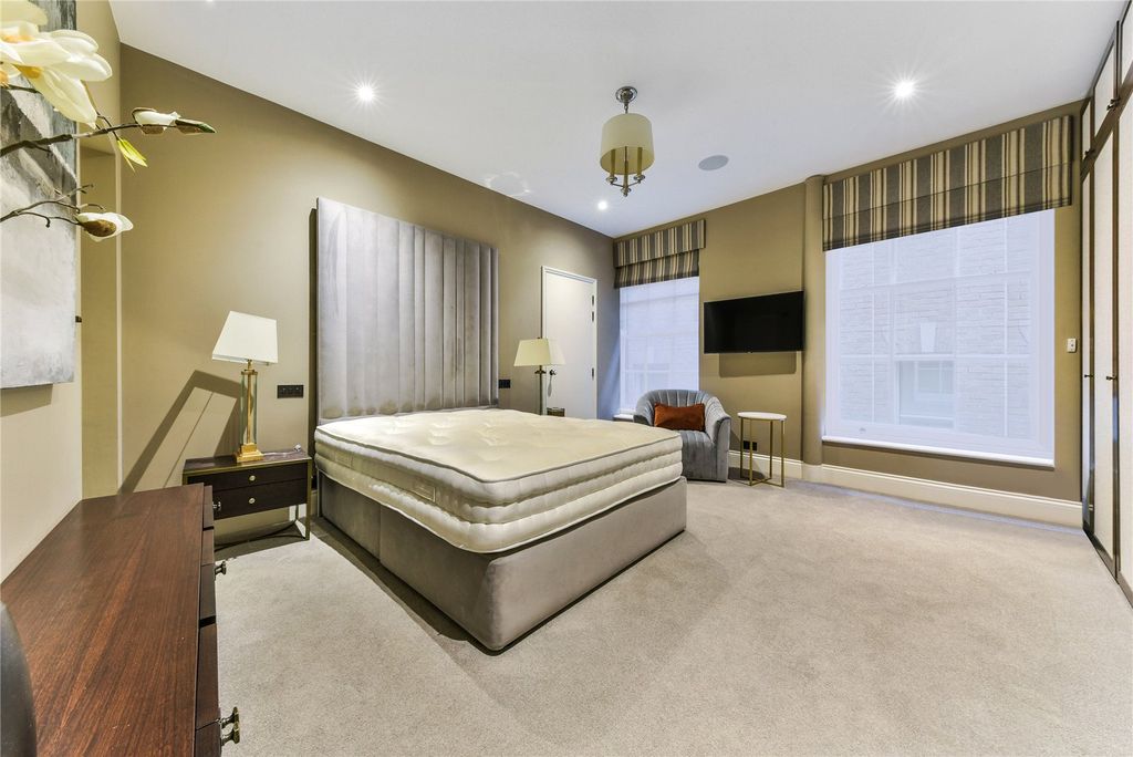 Property photo 3 of 22