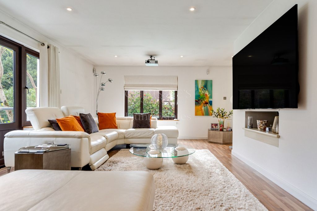 Property photo 3 of 21 Not Specified