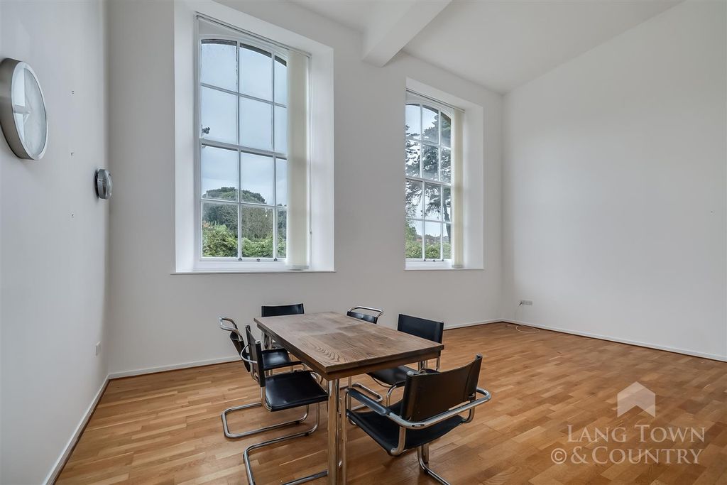 Property photo 3 of 10 0004.Jpg