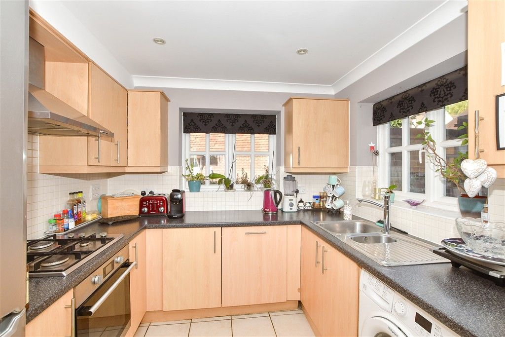 Property photo 3 of 13 Kitchen