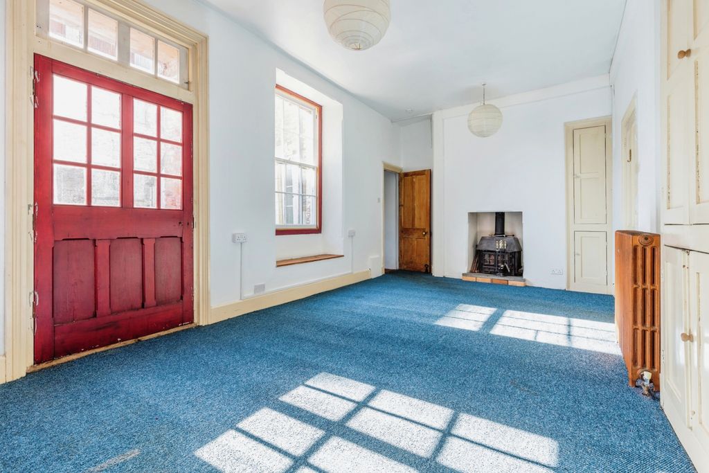 Property photo 3 of 17 Photography