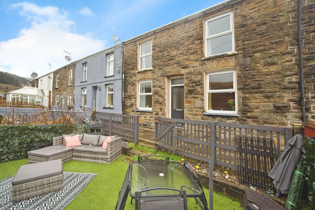 Property photo 1 of 32