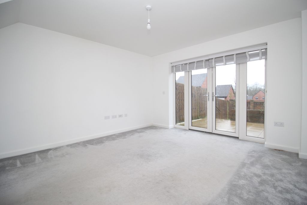 Property photo 3 of 14 Living Room