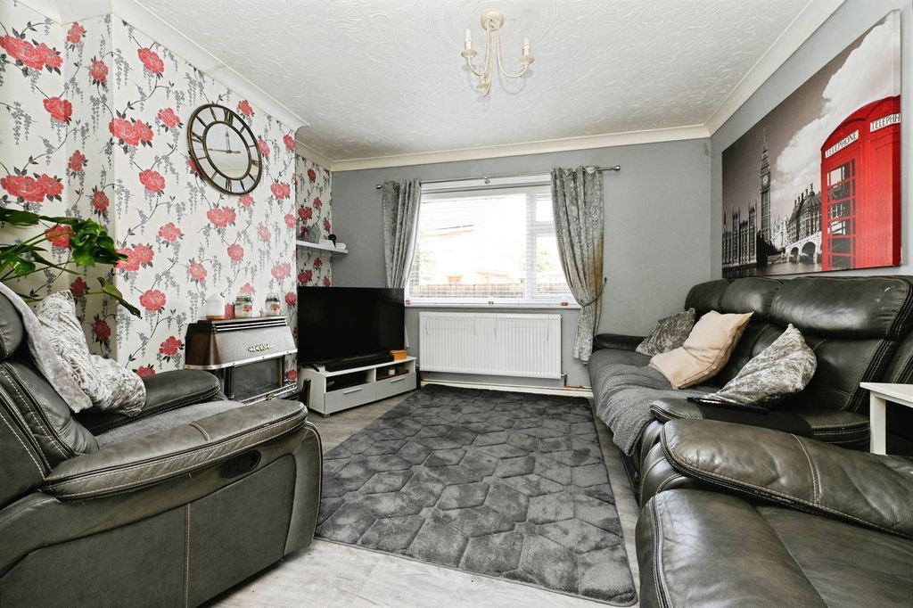 Property photo 2 of 16