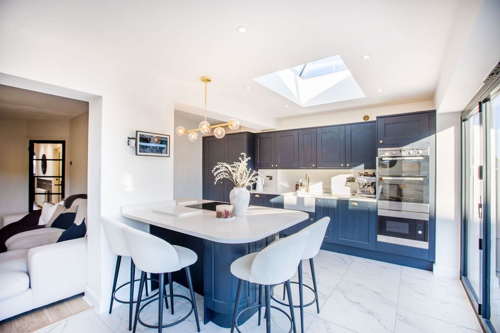 Property photo 1 of 26