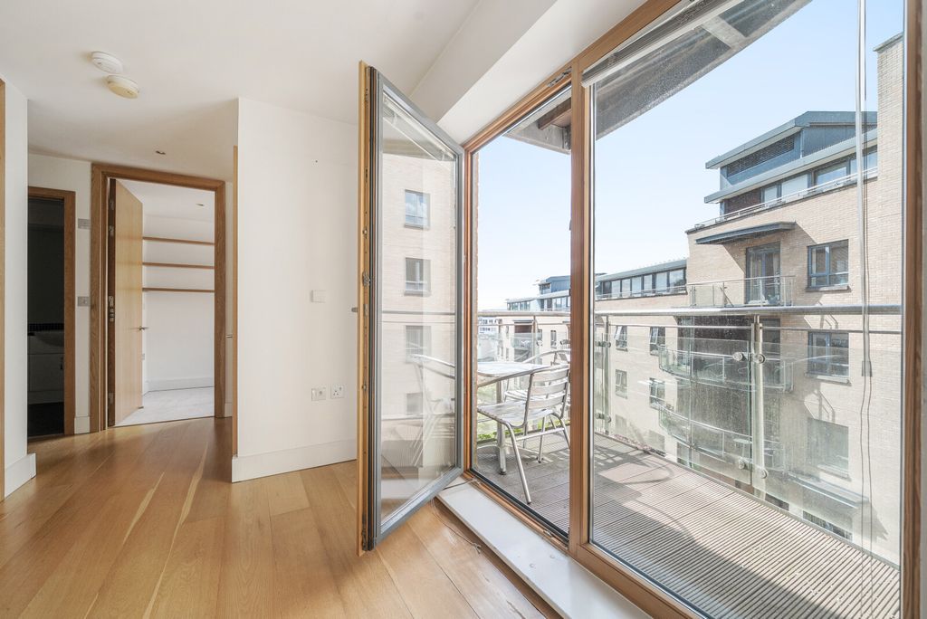 Property photo 2 of 16 1302054-20-683724...