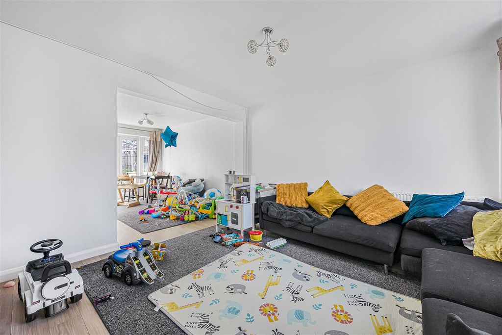 Property photo 3 of 14 Living Room