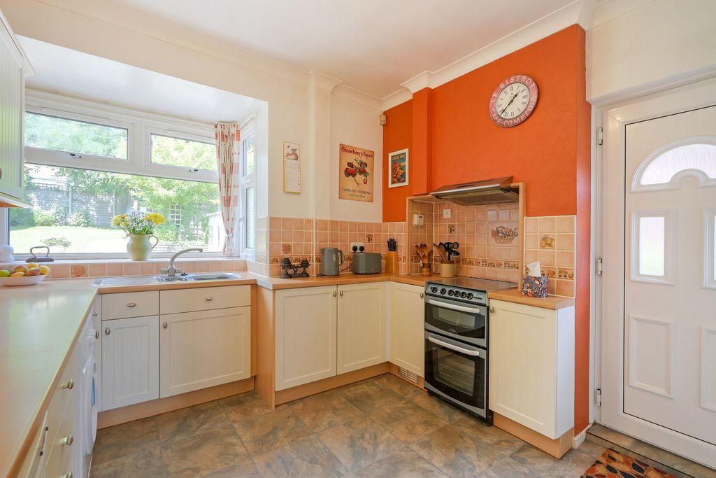 Property photo 3 of 37