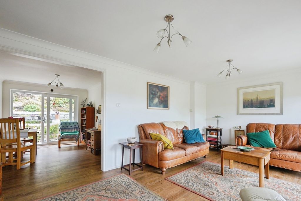 Property photo 2 of 27 Pbox-Img.Jpg