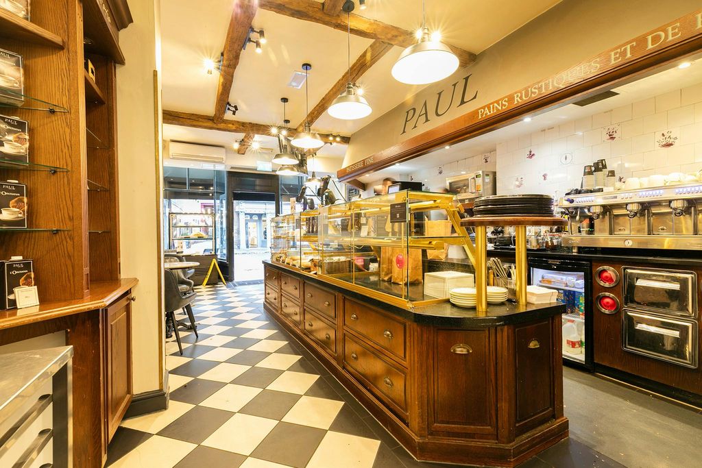 Property photo 3 of 10 302 Upper Street 1.Jpg