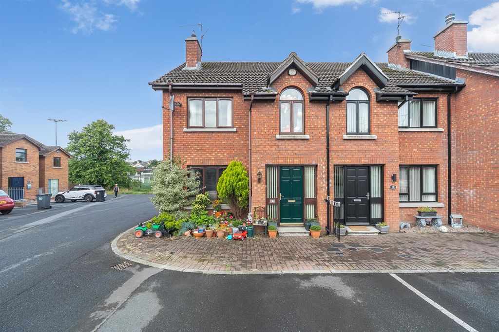 Property photo 1 of 25 17 Burn Brae Mews 24.Jpg