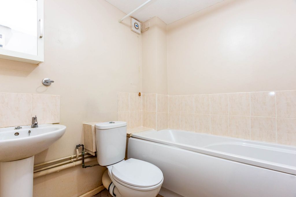 Property photo 2 of 8 Img_3520
