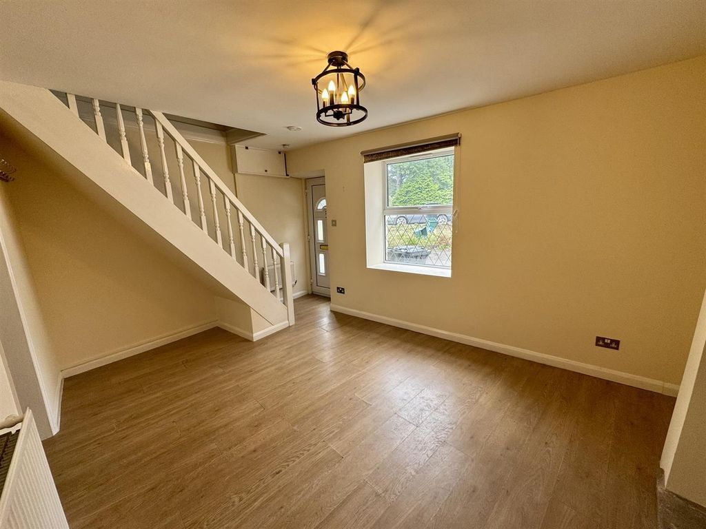 Property photo 2 of 14 Living Room (1/2)