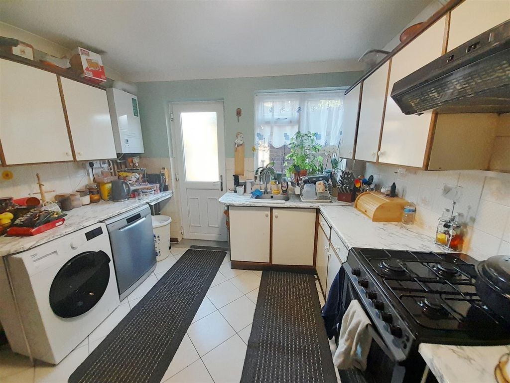 Property photo 3 of 15 4