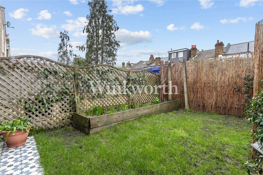 Property photo 3 of 21 Picture No. 12