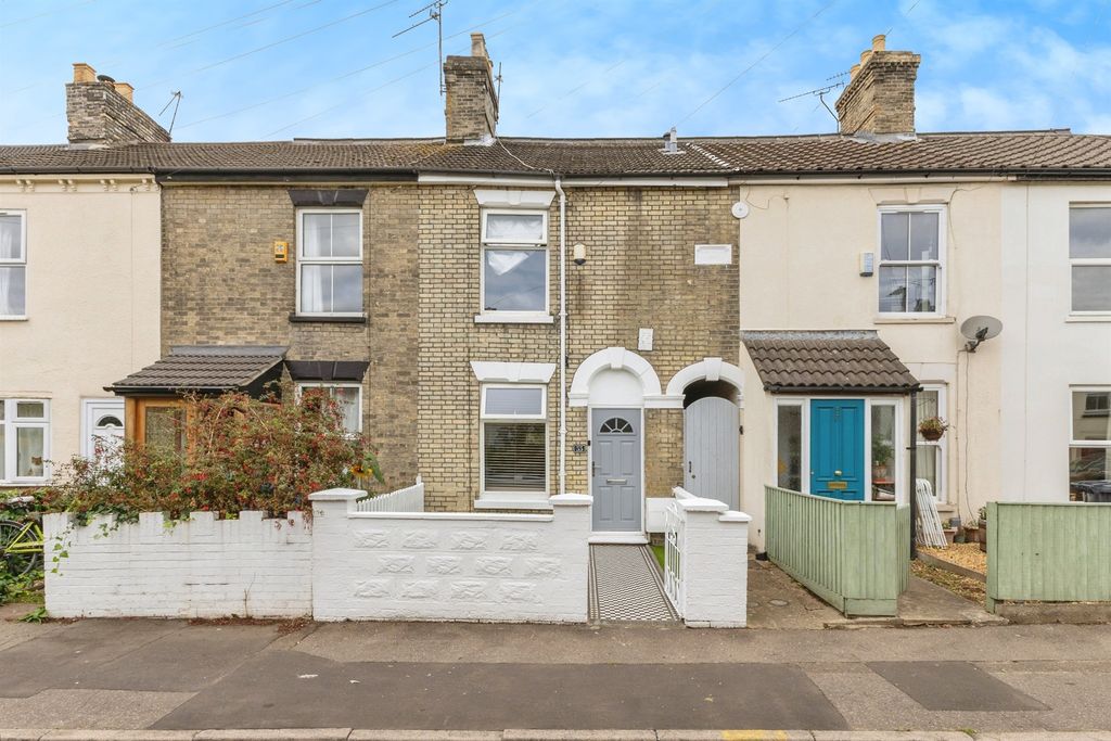 Property photo 1 of 17