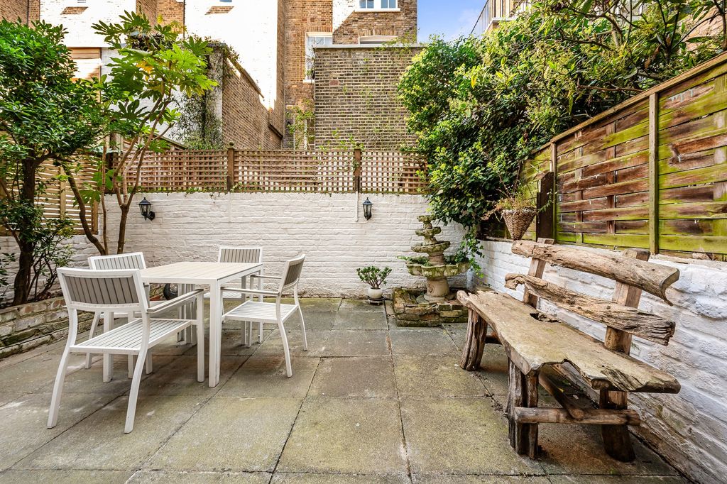 Property photo 3 of 17