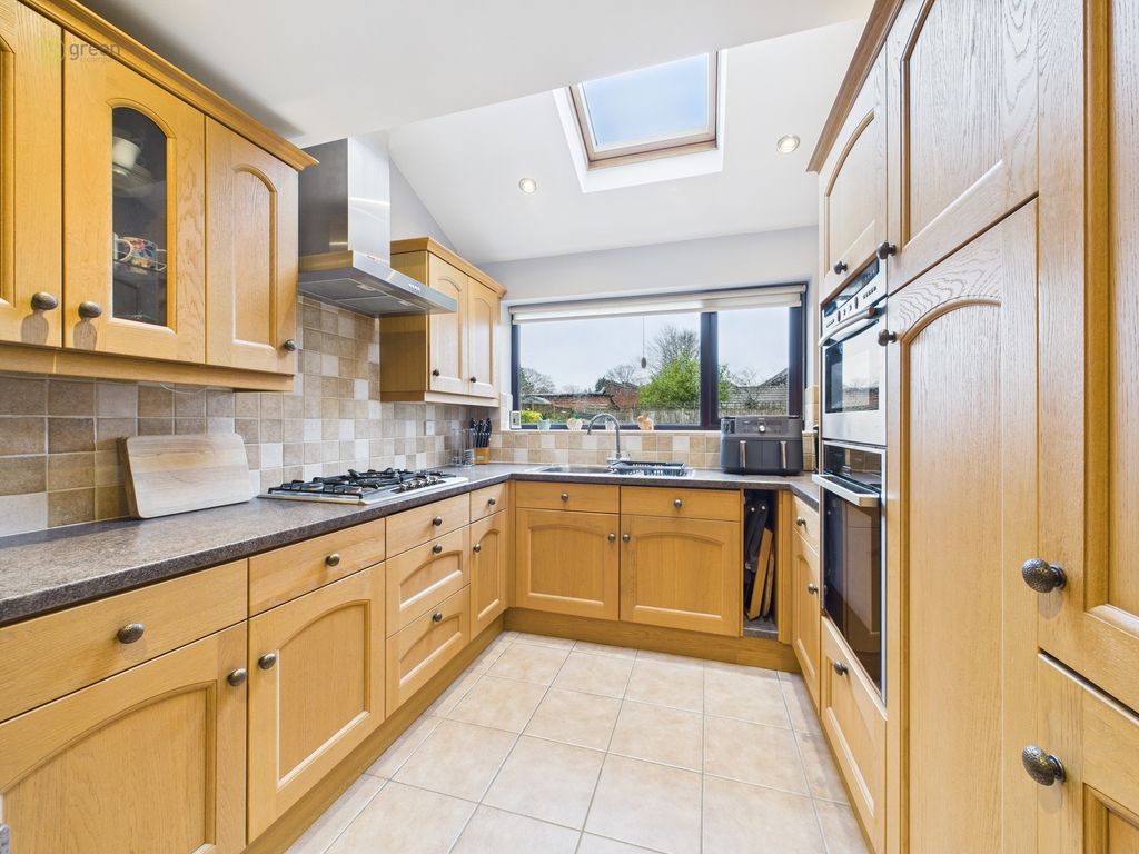 Property photo 2 of 30 Cam01698G0Pr0131Still018