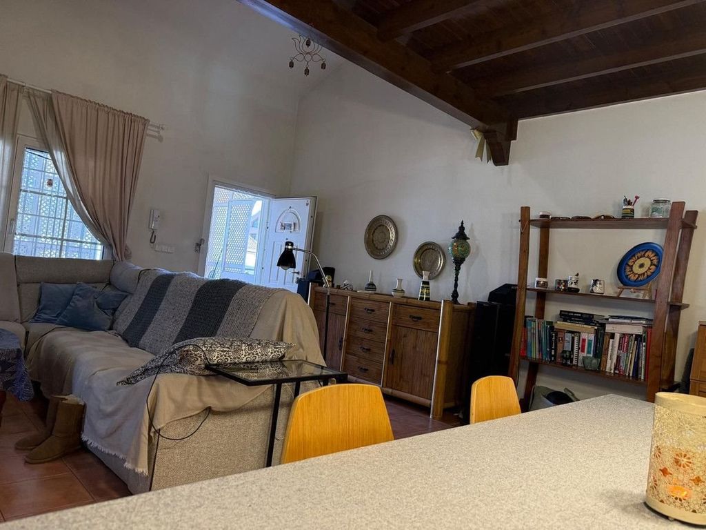 Property photo 3 of 37