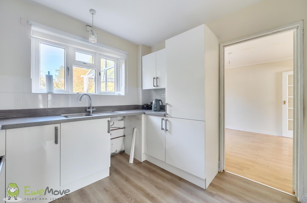 Property photo 2 of 19 Kitchen