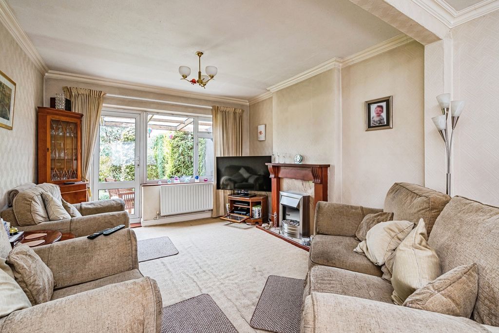 Property photo 2 of 17 Photo