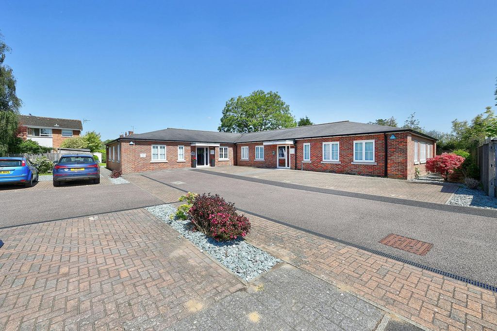Property photo 3 of 8 Derwent House