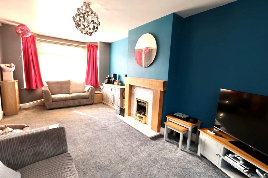 Property photo 3 of 17 2.Jpg