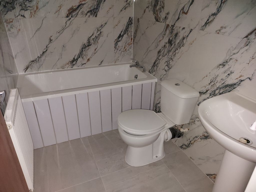 Property photo 2 of 4 Bathroom