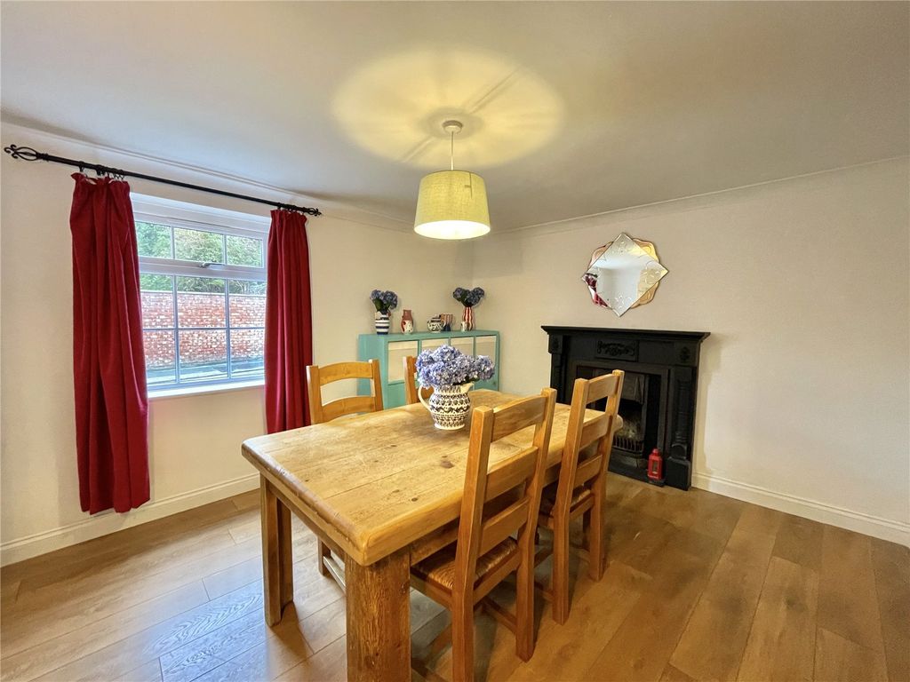 Property photo 2 of 21 Picture No. 08