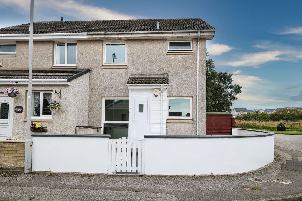 Property photo 2 of 18