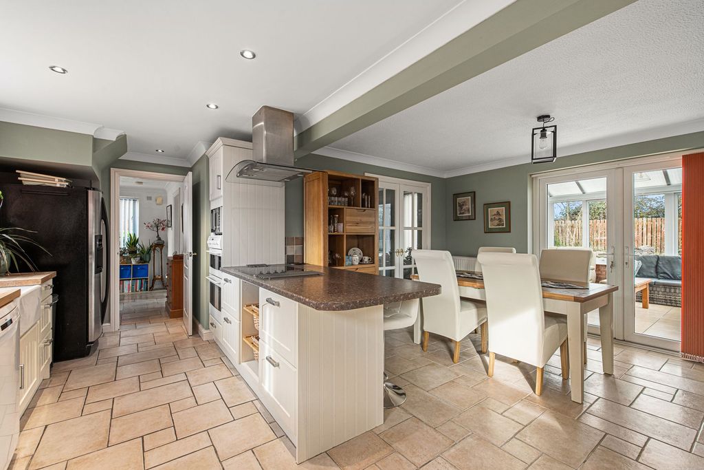 Property photo 3 of 19