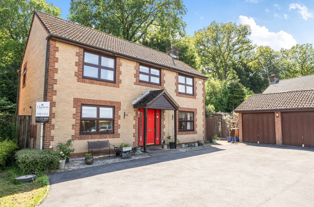 Property photo 1 of 12 1467846-1-6A0F223...