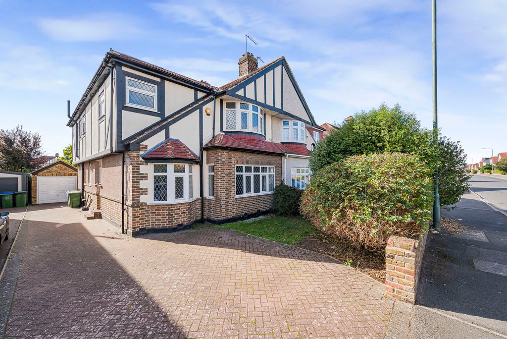 Property photo 1 of 19 External View