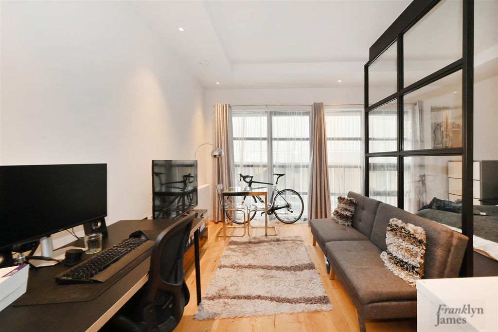 Property photo 1 of 9 Astell-House (2).Jpg