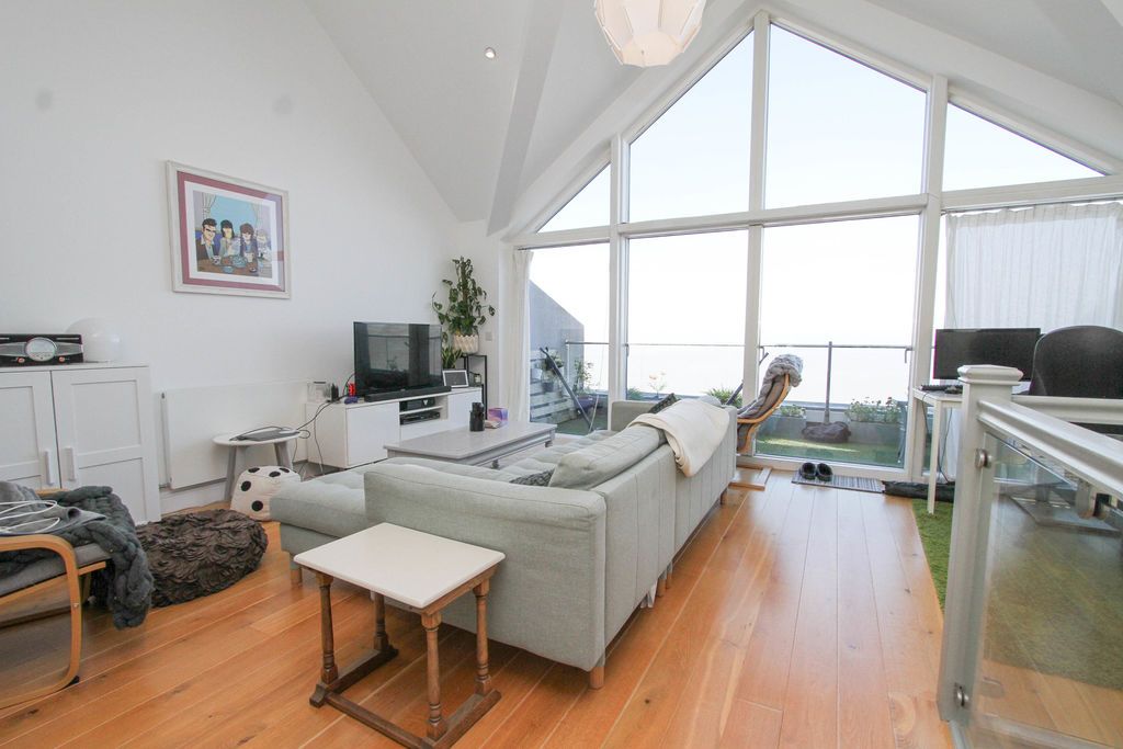 Property photo 2 of 25 Sitting Room