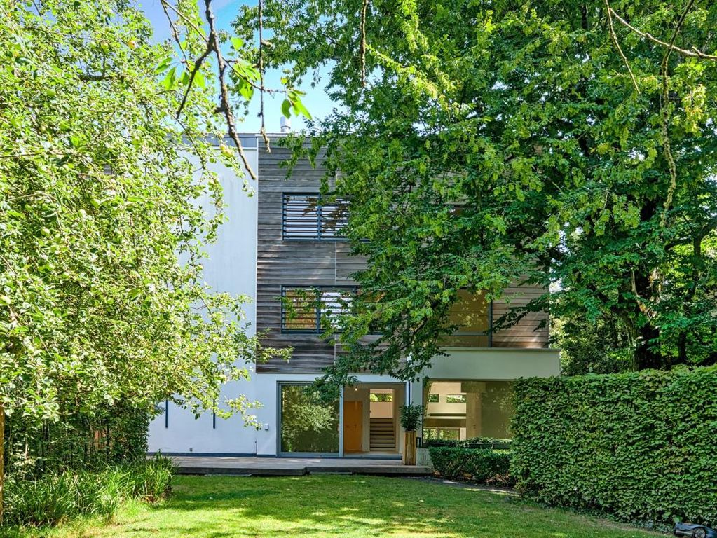 Property photo 1 of 23