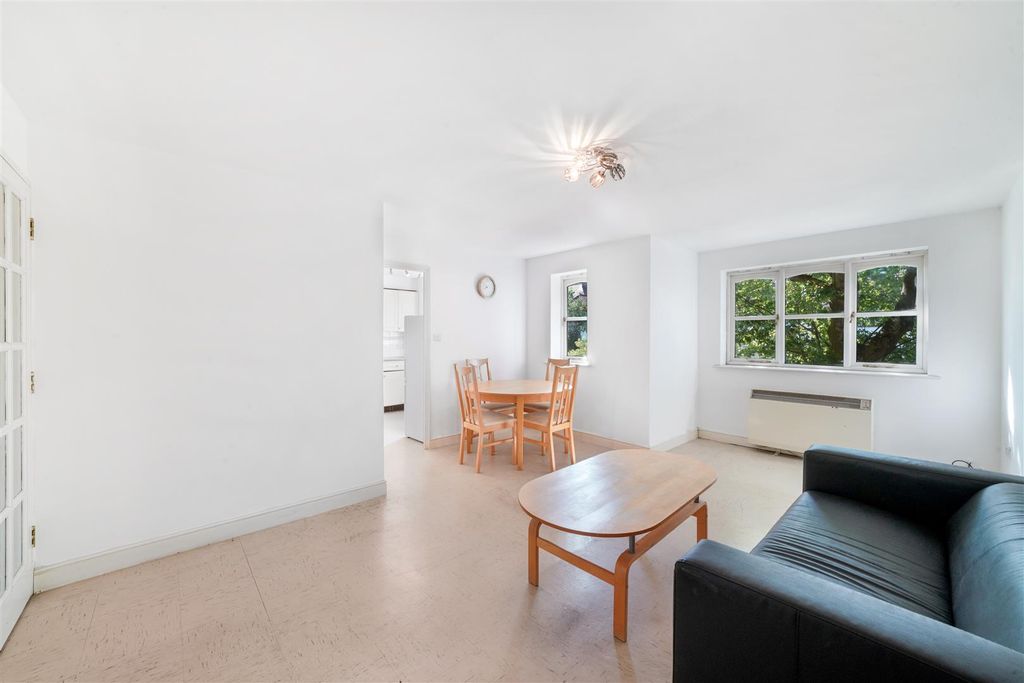 Property photo 3 of 8 7 Norwood Close - Dwrhd4Sovdovmdtb4Mwl.Jpg