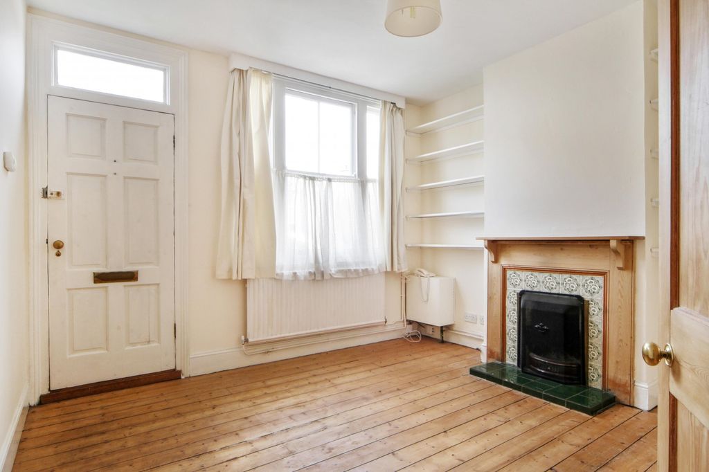 Property photo 2 of 11 Living Room