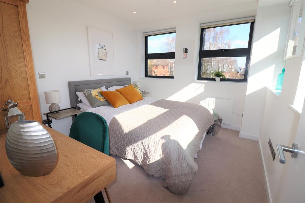 Property photo 3 of 15