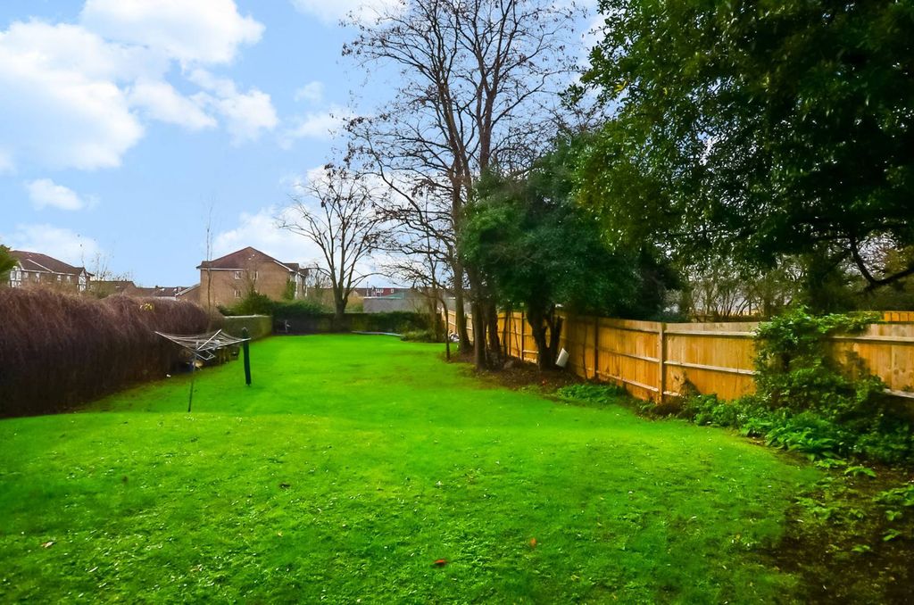 Property photo 1 of 3