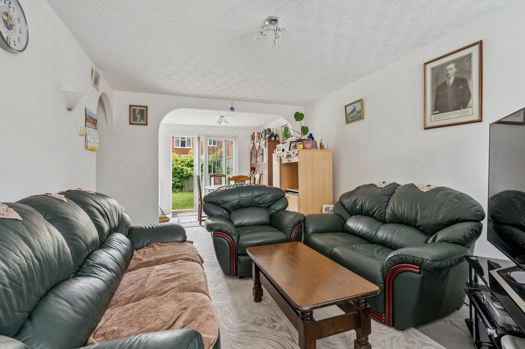 Property photo 3 of 17