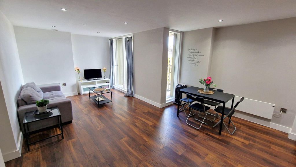 Property photo 2 of 42 Living Room