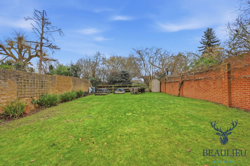 Property photo 1 of 30