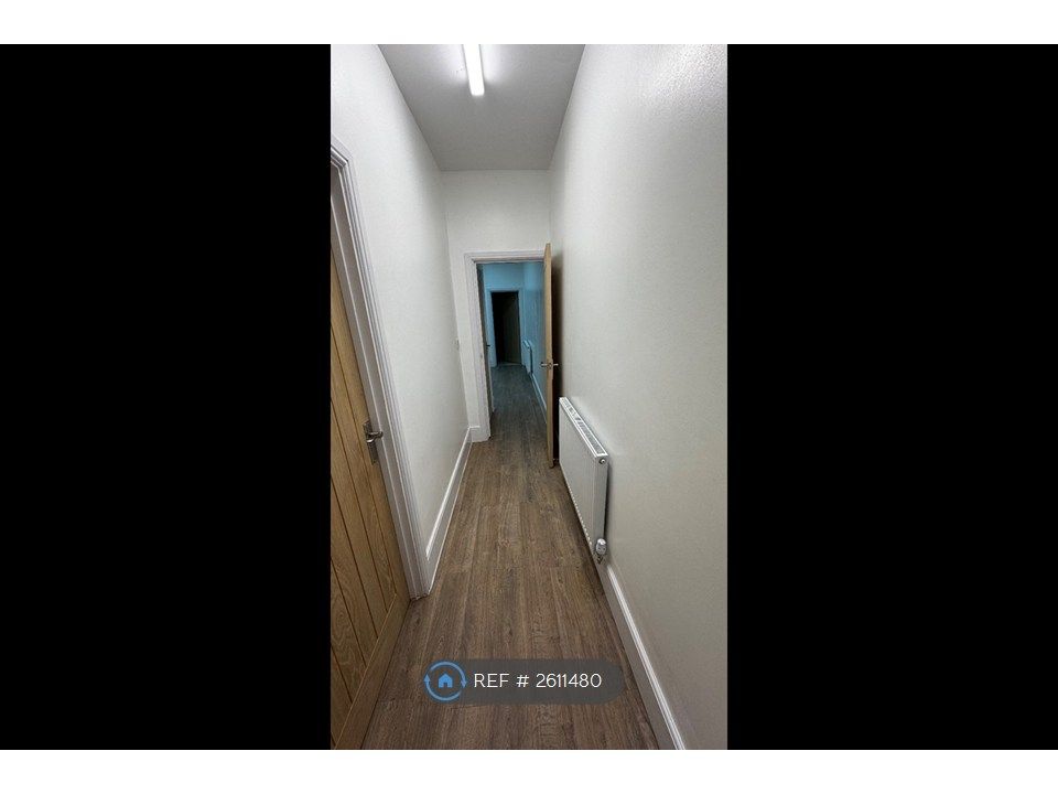 Property photo 3 of 10 Hallway
