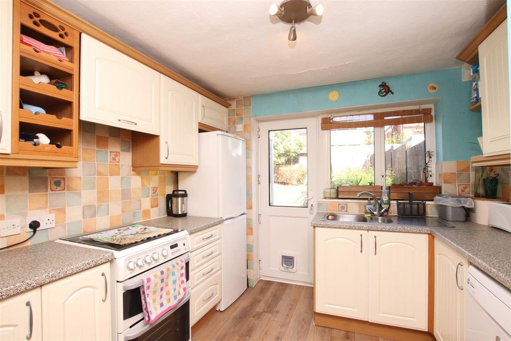 Property photo 3 of 12 Kitchen.Jpg