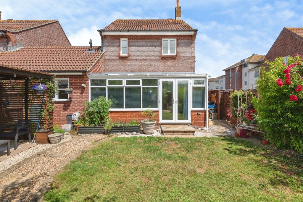 Property photo 2 of 17