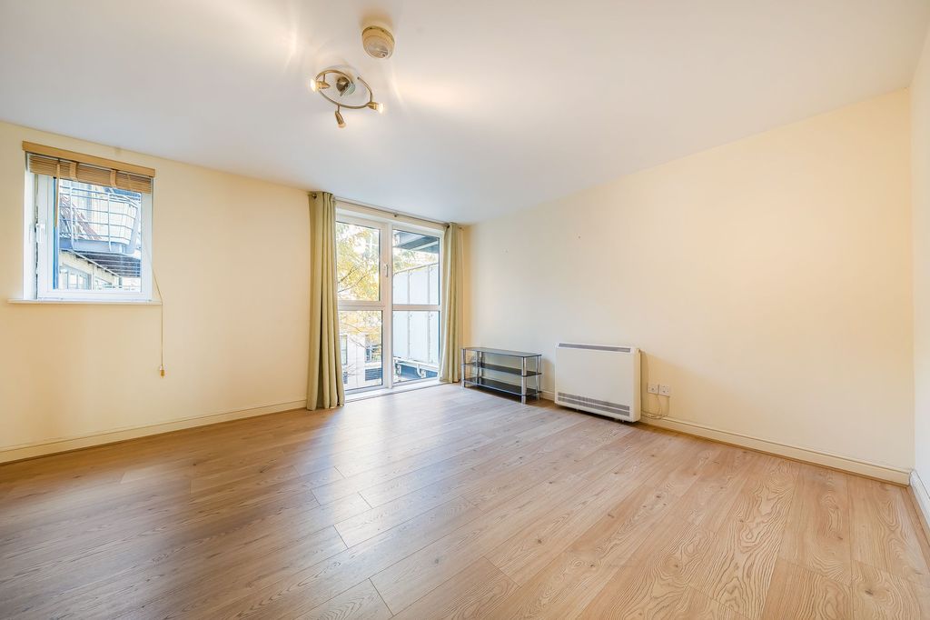 Property photo 3 of 20