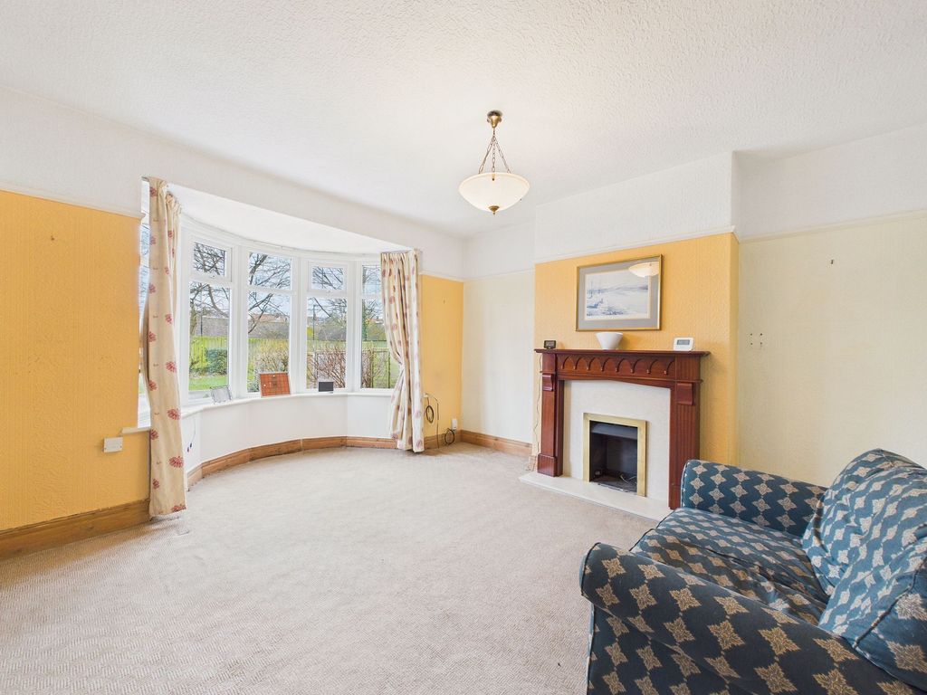 Property photo 2 of 11 Lounge