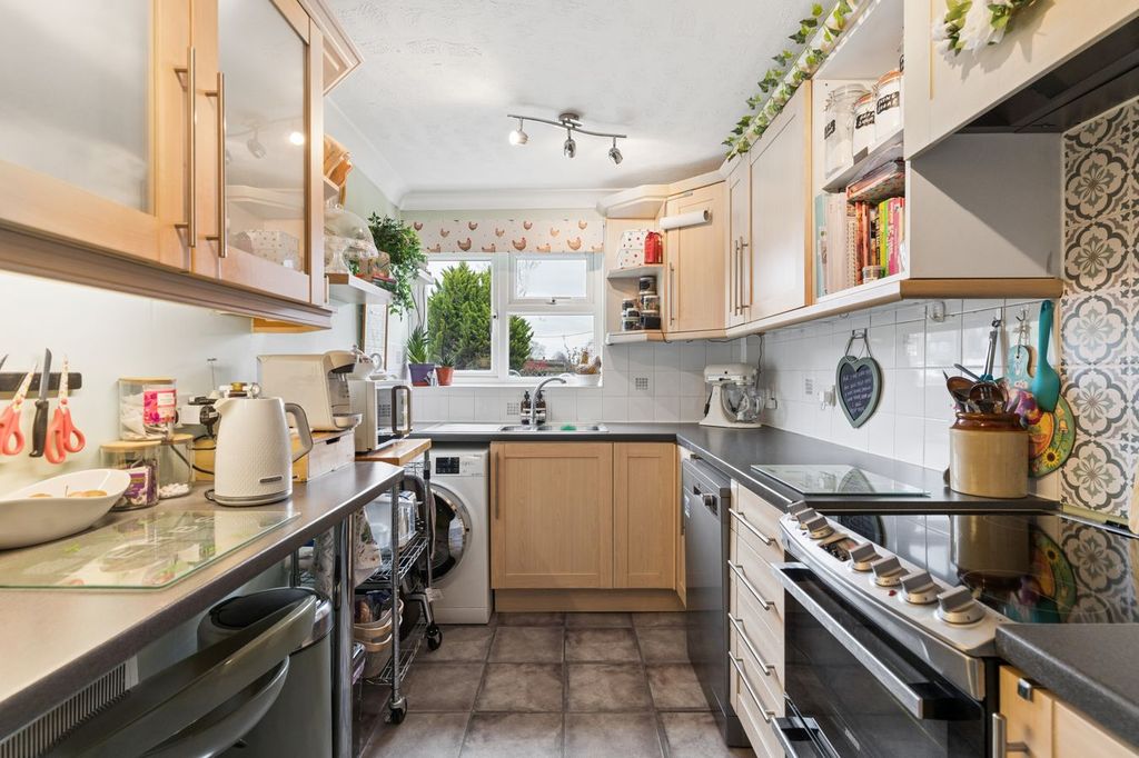 Property photo 3 of 18