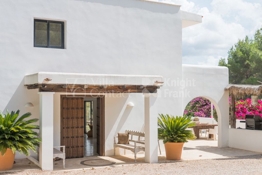 Property photo 3 of 26